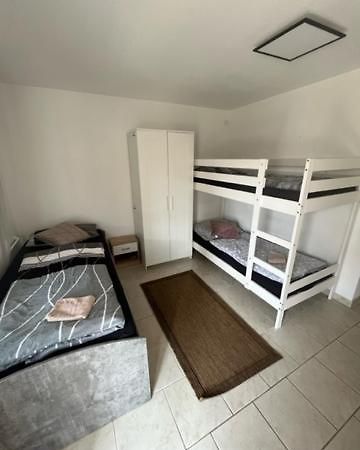 Monteurapart Neu-Ulm Ngoại thất bức ảnh