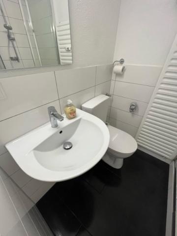 Monteurapart Neu-Ulm Ngoại thất bức ảnh